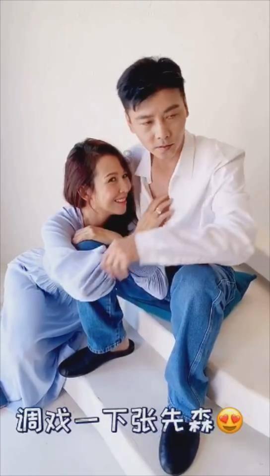 琳娜整理房间